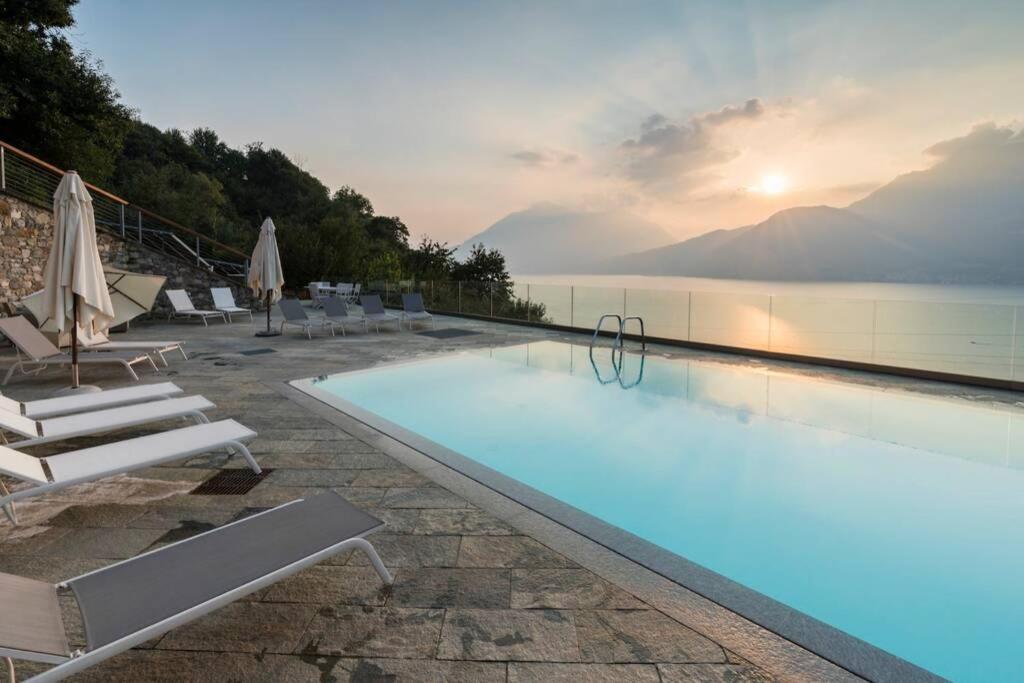 Magic Lake View With Beautiful Pool Area Bellano Zewnętrze zdjęcie